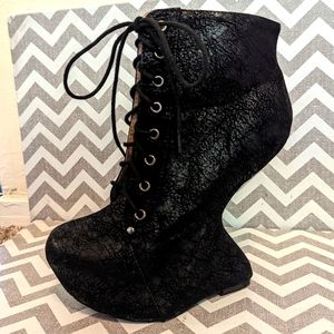 Shoe Republic Faux Suede Arch Heel Boots Size 6